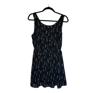 Blak and whitr peak a poo back dress